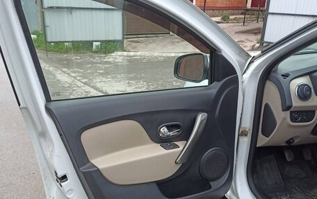 Renault Logan II, 2015 год, 797 000 рублей, 6 фотография