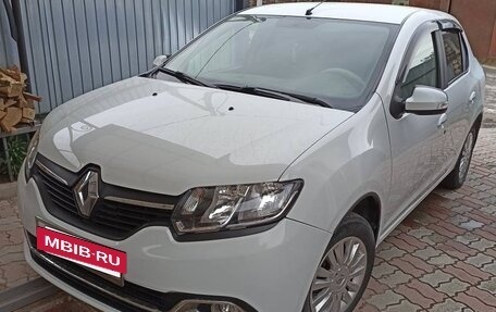 Renault Logan II, 2015 год, 797 000 рублей, 18 фотография