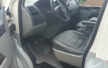 Volkswagen Transporter T5 рестайлинг, 2011 год, 2 500 000 рублей, 7 фотография