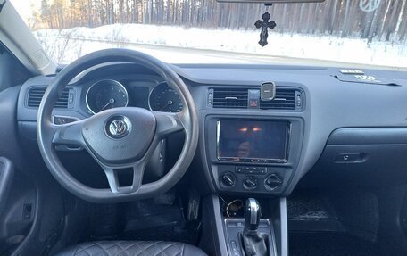 Volkswagen Jetta VI, 2015 год, 910 000 рублей, 8 фотография