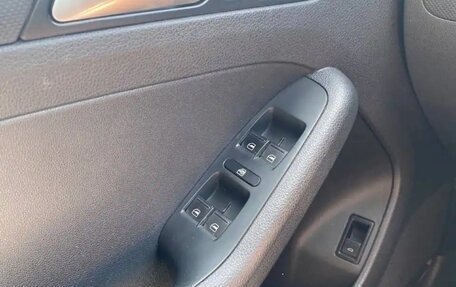 Volkswagen Jetta VI, 2015 год, 910 000 рублей, 21 фотография