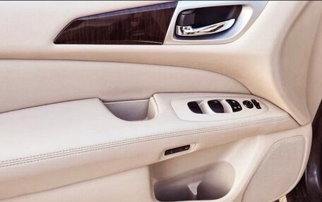 Nissan Pathfinder, 2014 год, 8 фотография