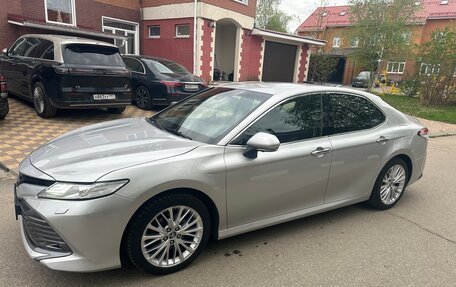 Toyota Camry, 2018 год, 2 880 000 рублей, 2 фотография
