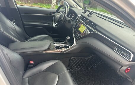 Toyota Camry, 2018 год, 2 880 000 рублей, 17 фотография