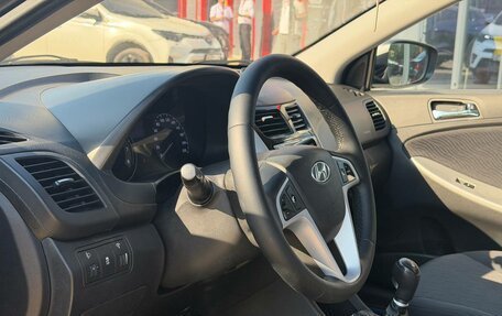 Hyundai Solaris II рестайлинг, 2012 год, 690 000 рублей, 14 фотография