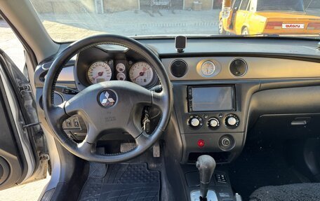 Mitsubishi Outlander III рестайлинг 3, 2004 год, 500 000 рублей, 11 фотография