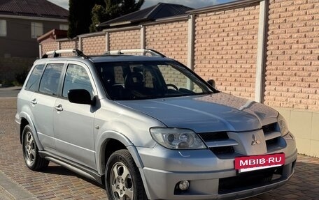 Mitsubishi Outlander III рестайлинг 3, 2004 год, 500 000 рублей, 2 фотография