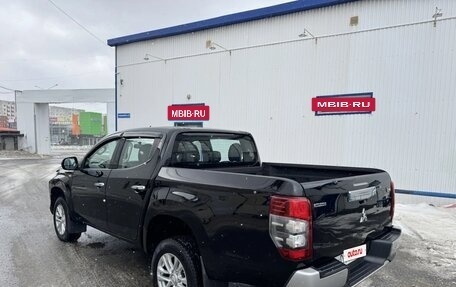 Mitsubishi L200 IV рестайлинг, 2020 год, 1 950 000 рублей, 5 фотография
