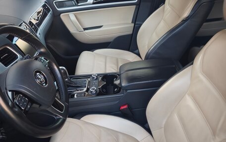 Volkswagen Touareg III, 2012 год, 1 895 000 рублей, 11 фотография