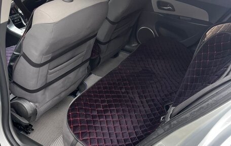 Chevrolet Cruze II, 2010 год, 770 000 рублей, 6 фотография