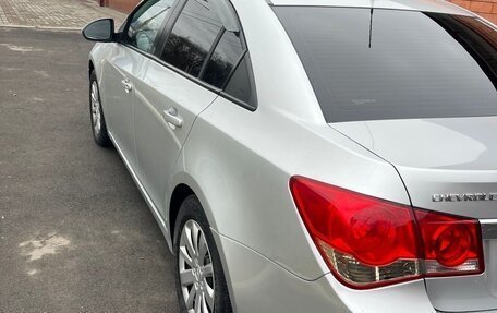Chevrolet Cruze II, 2010 год, 770 000 рублей, 4 фотография