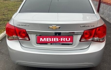 Chevrolet Cruze II, 2010 год, 770 000 рублей, 3 фотография