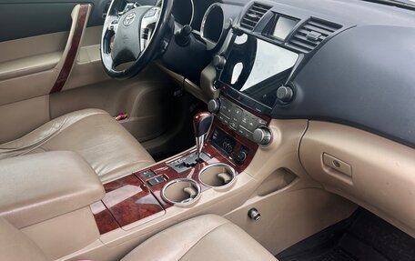 Toyota Highlander III, 2011 год, 1 500 000 рублей, 5 фотография