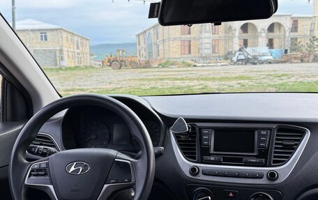 Hyundai Solaris II рестайлинг, 2018 год, 1 040 000 рублей, 12 фотография