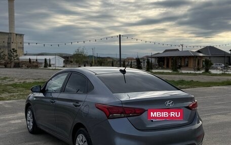 Hyundai Solaris II рестайлинг, 2018 год, 1 040 000 рублей, 4 фотография