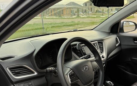 Hyundai Solaris II рестайлинг, 2018 год, 1 040 000 рублей, 23 фотография