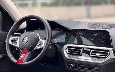 BMW 3 серия, 2022 год, 2 700 000 рублей, 15 фотография