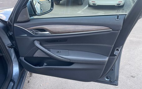 BMW 5 серия, 2018 год, 3 100 000 рублей, 15 фотография
