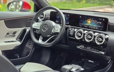 Mercedes-Benz CLA, 2019 год, 2 500 000 рублей, 10 фотография