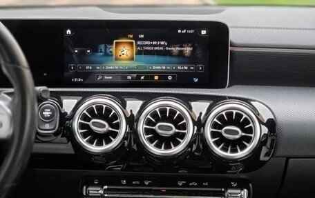 Mercedes-Benz CLA, 2019 год, 2 500 000 рублей, 21 фотография