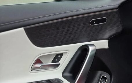 Mercedes-Benz CLA, 2019 год, 2 500 000 рублей, 16 фотография