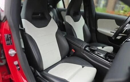 Mercedes-Benz CLA, 2019 год, 2 500 000 рублей, 25 фотография