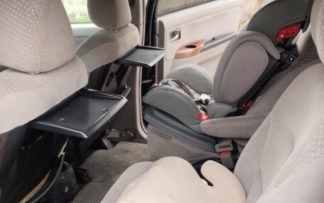 Mitsubishi Grandis, 2005 год, 540 000 рублей, 18 фотография