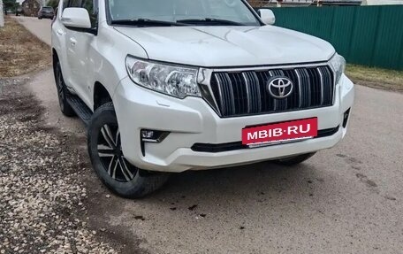 Toyota Land Cruiser Prado 150 рестайлинг 2, 2018 год, 4 300 000 рублей, 3 фотография
