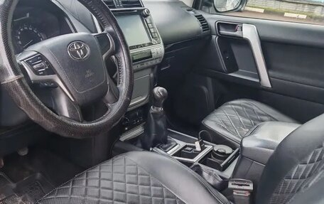 Toyota Land Cruiser Prado 150 рестайлинг 2, 2018 год, 4 300 000 рублей, 10 фотография