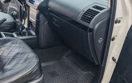 Toyota Land Cruiser Prado 150 рестайлинг 2, 2018 год, 4 300 000 рублей, 9 фотография