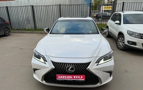 Lexus ES VII, 2019 год, 3 260 000 рублей, 1 фотография