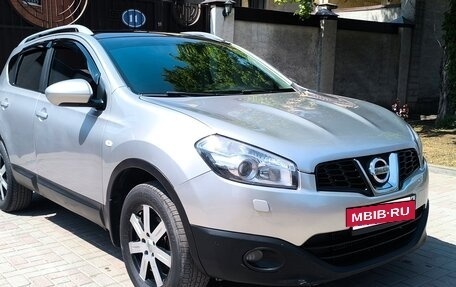 Nissan Qashqai, 2011 год, 950 000 рублей, 2 фотография
