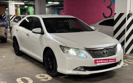 Toyota Camry, 2014 год, 1 900 000 рублей, 2 фотография