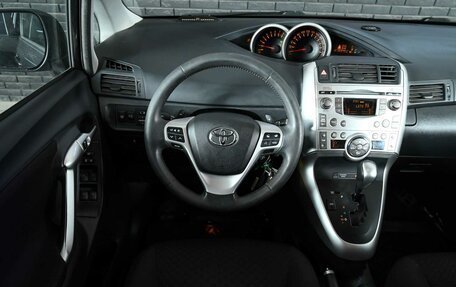 Toyota Verso I, 2011 год, 1 150 000 рублей, 13 фотография
