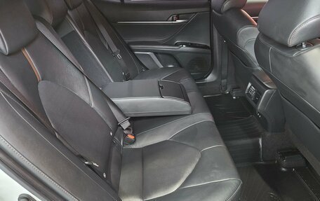 Toyota Camry, 2018 год, 2 999 000 рублей, 13 фотография