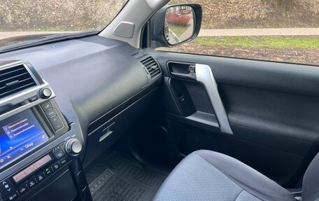 Toyota Land Cruiser Prado 150 рестайлинг 2, 2013 год, 3 290 000 рублей, 13 фотография