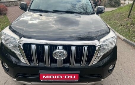 Toyota Land Cruiser Prado 150 рестайлинг 2, 2013 год, 3 290 000 рублей, 6 фотография