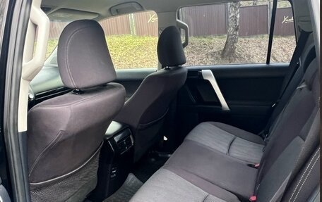 Toyota Land Cruiser Prado 150 рестайлинг 2, 2013 год, 3 290 000 рублей, 14 фотография