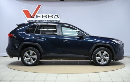 Toyota RAV4, 2019 год, 2 990 000 рублей, 4 фотография