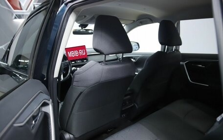 Toyota RAV4, 2019 год, 2 990 000 рублей, 11 фотография