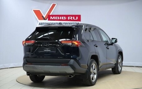 Toyota RAV4, 2019 год, 2 990 000 рублей, 5 фотография