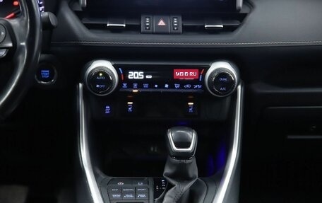 Toyota RAV4, 2019 год, 2 990 000 рублей, 14 фотография