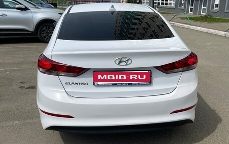 Hyundai Elantra VI рестайлинг, 2018 год, 1 700 000 рублей, 6 фотография