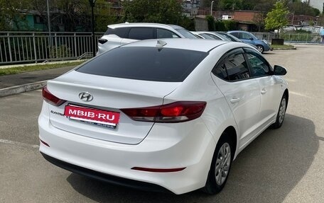 Hyundai Elantra VI рестайлинг, 2018 год, 1 700 000 рублей, 5 фотография