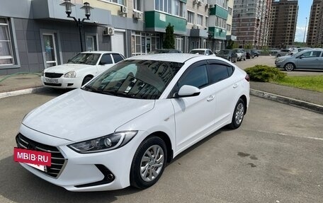 Hyundai Elantra VI рестайлинг, 2018 год, 1 700 000 рублей, 9 фотография
