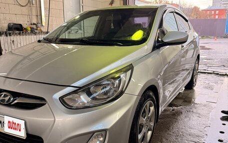 Hyundai Solaris II рестайлинг, 2011 год, 670 000 рублей, 3 фотография