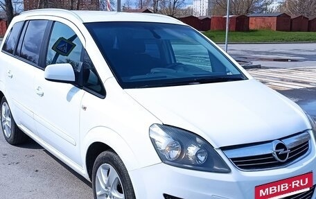 Opel Zafira B, 2013 год, 690 000 рублей, 2 фотография