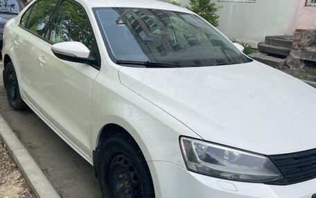 Volkswagen Jetta VI, 2015 год, 1 100 000 рублей, 2 фотография