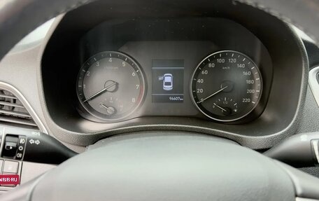 Hyundai Solaris II рестайлинг, 2018 год, 1 750 000 рублей, 10 фотография