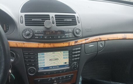 Mercedes-Benz E-Класс, 2004 год, 650 000 рублей, 8 фотография